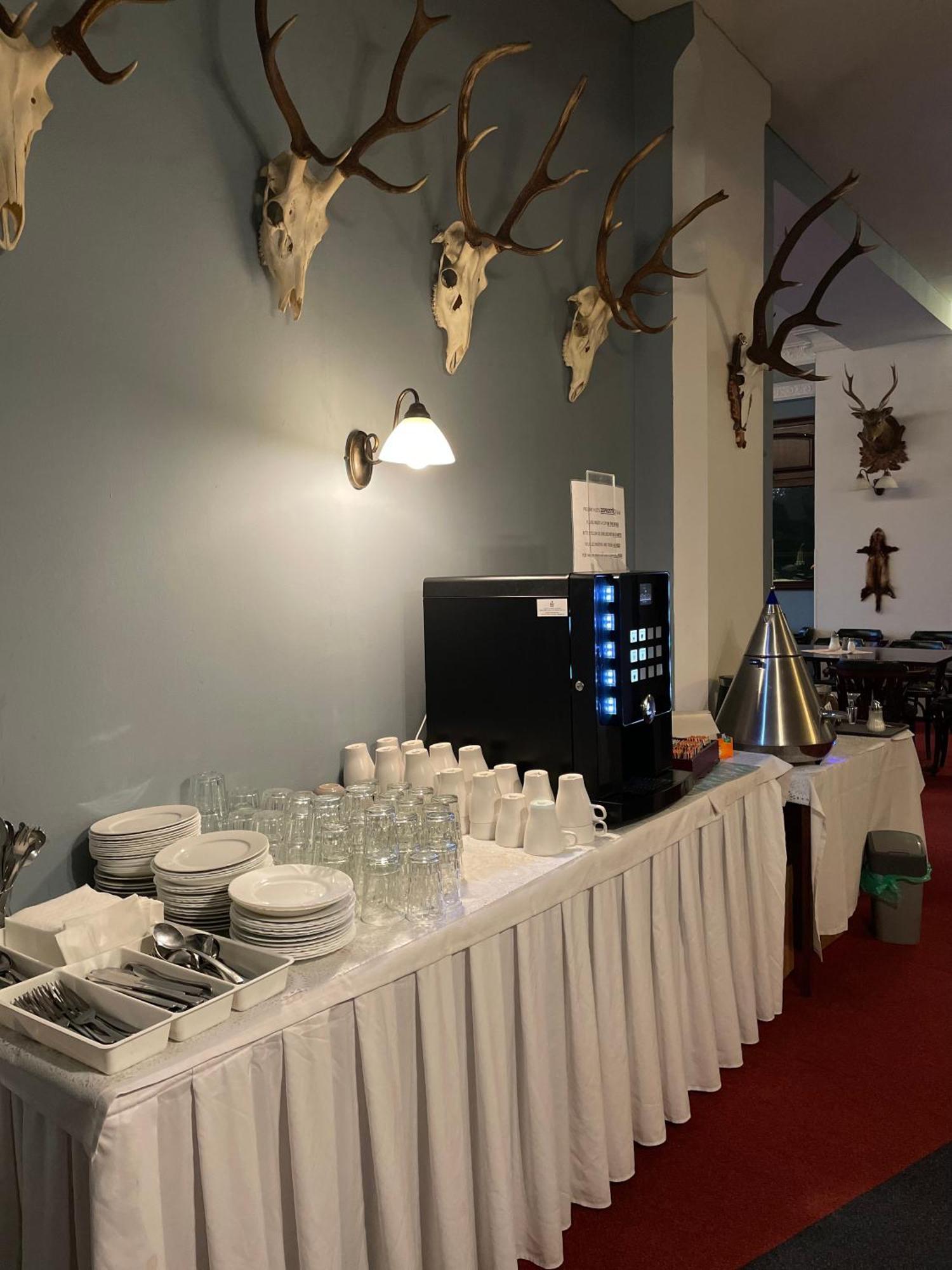 策尼奥廖尔扎泰茨酒店 扎泰克 外观 照片